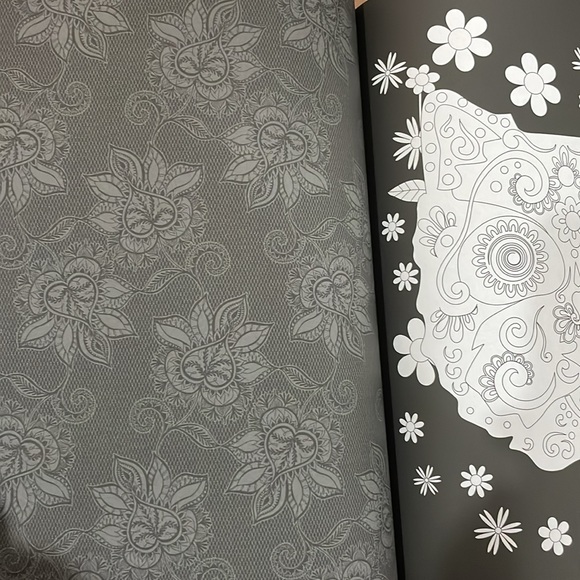 2 Coloring Books Dazzling Dogs & Dog Sugar Skull - Picture 10 of 10